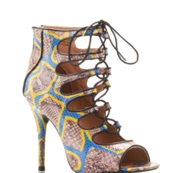 Victorious - Picture 2 of 2